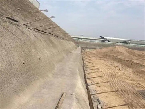 比如河道边坡加固